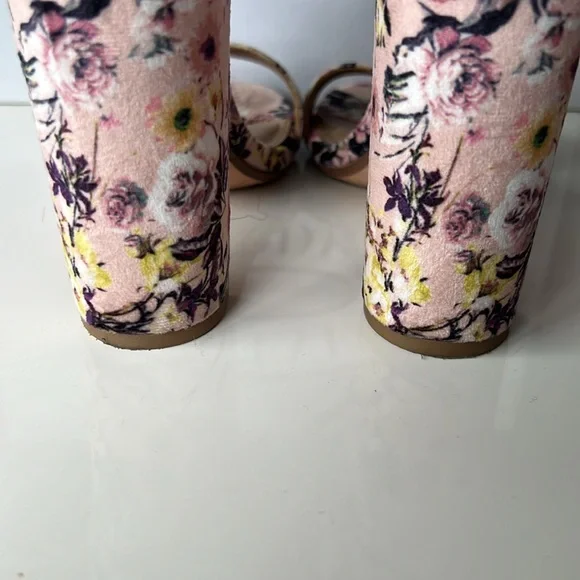 Steve Madden Carrson Floral Heel - Picture 4 of 7